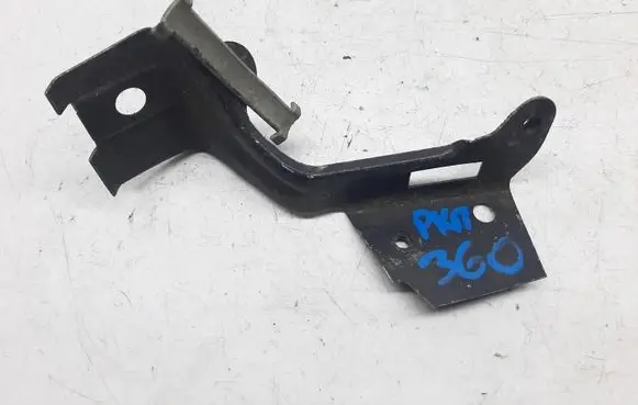 Volkswagen PASSAT B5.5 Fender mounting bracket 3B0821238