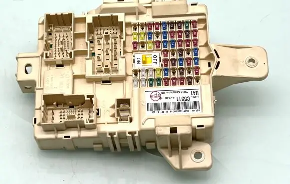 KIA Sorento Fuse module 91950C5511 1315827021 C55111508271749