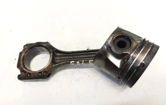 Seat Toledo I (1L) Piston with connecting rod 79l46 m071