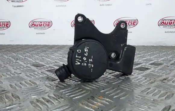 Mercedes-Benz Vito Viano W639 Oil filler cap A6420100291