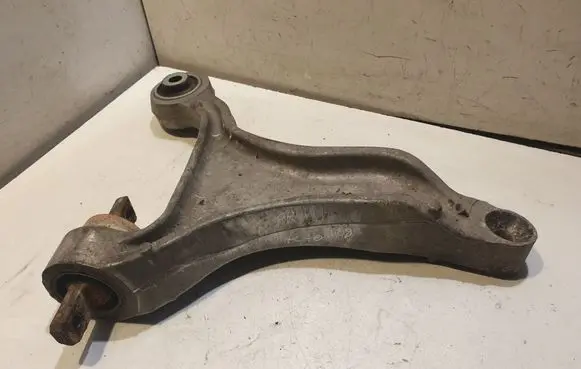 Front lower control arm/wishbone