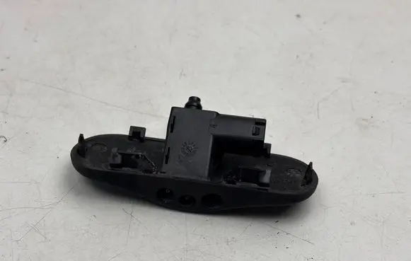 Audi Q3 8U Windshield washer spray nozzle 8U0955988A