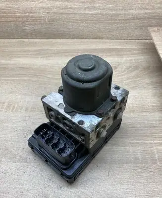 Toyota Corolla Verso E121 ABS Pump 8954113040 4451013070