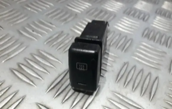 Isuzu Trooper Windscreen/window heater switch