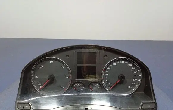 Speedometer (instrument cluster)