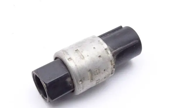 Mazda Tribute Air conditioning (A/C) pressure sensor F5VH-19E561-AA