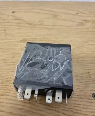 Volkswagen PASSAT B5 Other relay 4B0955531A