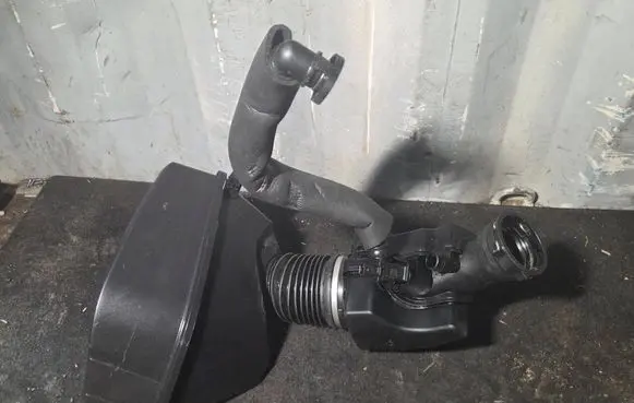 BMW 4 G22 G23 G24 G26 Intake resonator 8656981 8656980 0869998