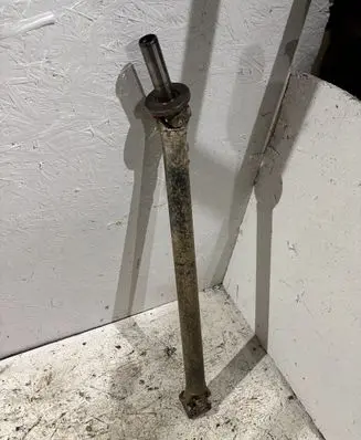 Nissan Terrano Rear driveshaft/prop shaft 