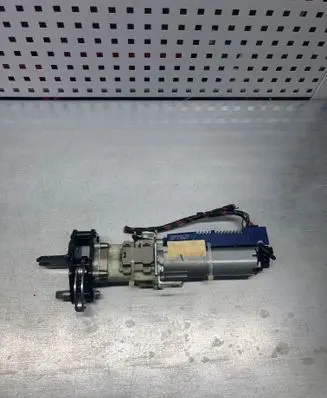 Volkswagen PASSAT B7 Tailgate hydraulic pump motor 3C9827384J 3C9827381J 090611