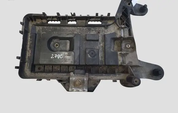 Skoda Octavia Mk2 (1Z) Battery tray 1K0915333