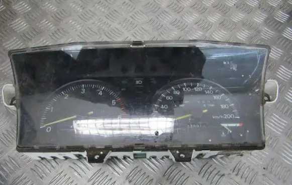 Mitsubishi Galant Speedometer (instrument cluster) mb521506