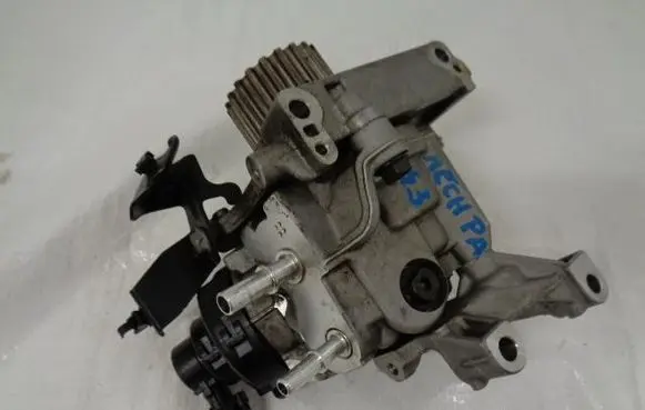 Renault Captur II Fuel injection high pressure pump 0445010763 167003606R