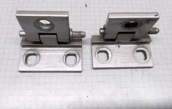 Volvo V70 Front door hinge set 