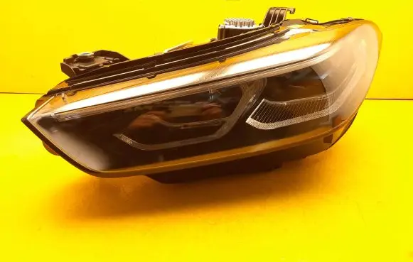 BMW 8 G15 Headlight/headlamp 8082647