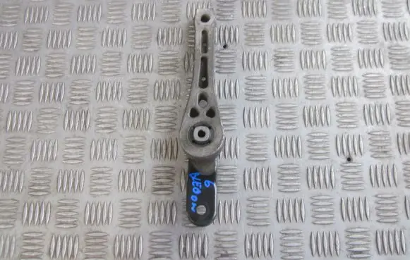 Seat Leon (1P) Gearbox mounting bracket