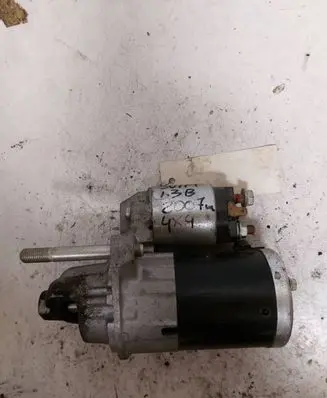 Suzuki Swift I Starter motor 3110063j0