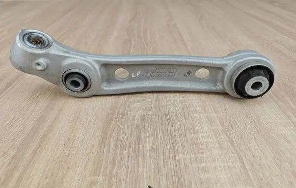 BMW 5 G30 G31 G38 Front upper control arm/wishbone 6861181
