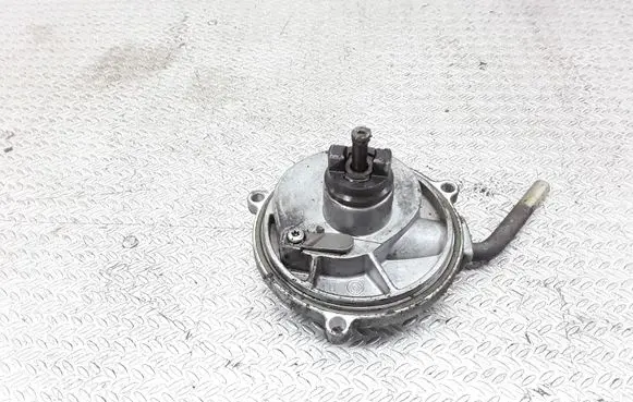 Mercedes-Benz A W168 Vacuum pump A6682300165