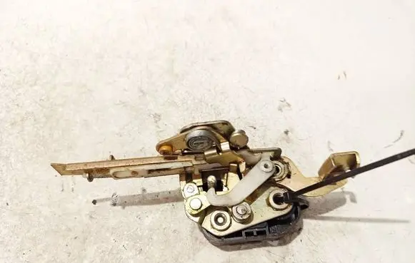 Mercedes-Benz 100 W631 Front door lock 0007201235