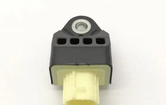 Toyota Camry Airbag deployment crash/impact sensor 8983133040