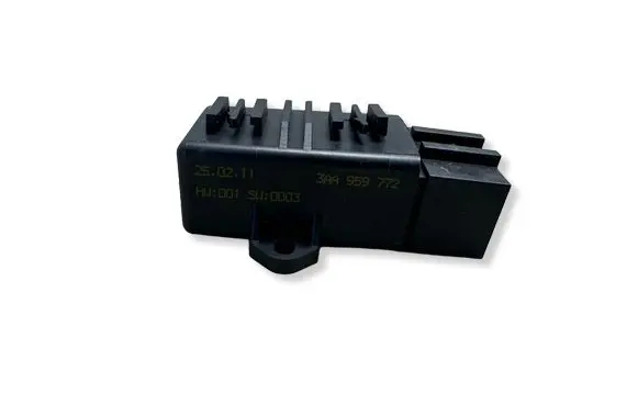 Volkswagen Touareg II Seat heating relay 3AA959772