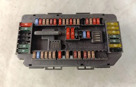 BMW 4 F32 F33 Fuse module 9224879 19098000001 6114V7