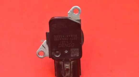Toyota Yaris Mass air flow meter 22204-0V020