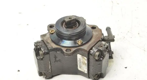 Opel Corsa C Fuel injection high pressure pump 55185549