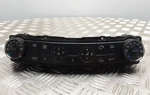 Mercedes-Benz E W211 Climate control unit 2118300385