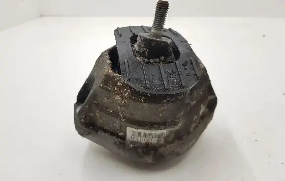 BMW 5 E60 E61 Engine mount bracket 6761091