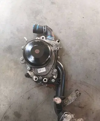 Mercedes-Benz C W204 Water pump A6512000300 010133802KT