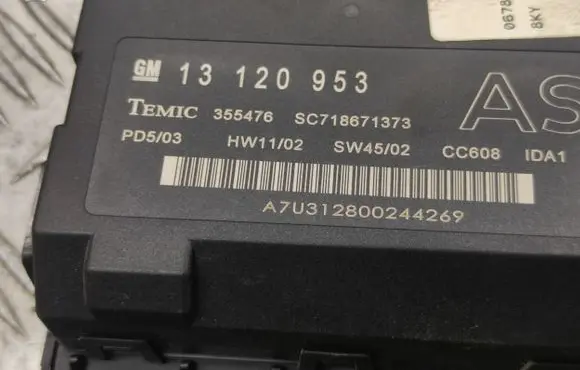 Opel Vectra C Fuse box set 13120953 355476 SC718671373