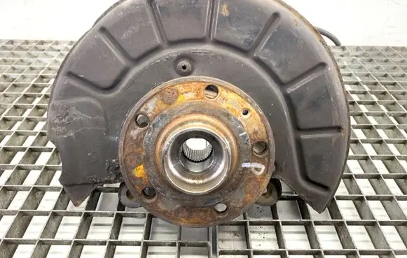 Volkswagen Golf V Front wheel hub spindle knuckle