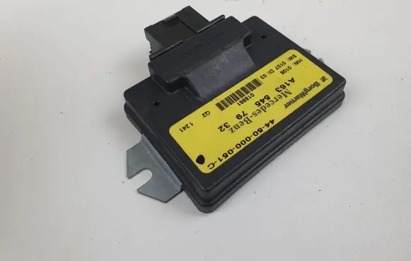 Mercedes-Benz ML W163 Transfer box differential control unit A1635457932