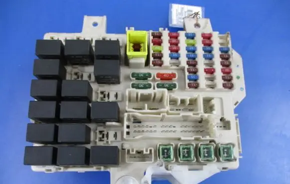 Mitsubishi Colt CZ3 Fuse box set MN108320