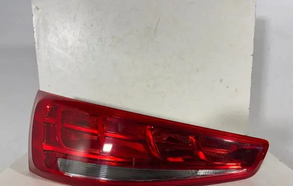 Audi Q3 8U Tailgate rear/tail lights 8U0945093