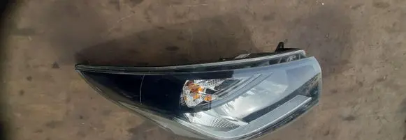 Renault Trafic III (X82) Headlight/headlamp 260101058R