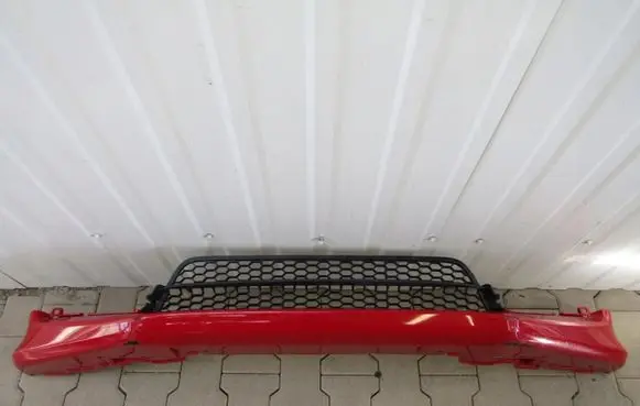 Front bumper lip