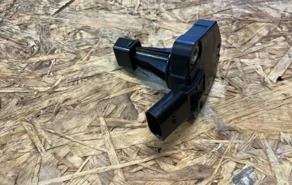 Skoda Octavia Mk3 (5E) Oil level sensor 03C907660G