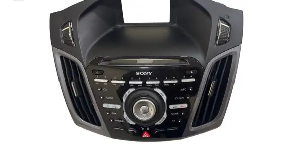 Head unit multimedia control