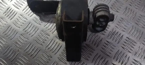 Chevrolet Lacetti Engine mount bracket