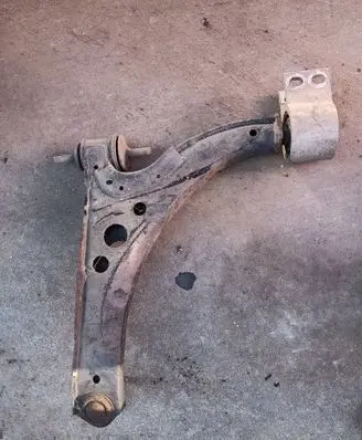 Opel Astra K Front lower control arm/wishbone 39089345