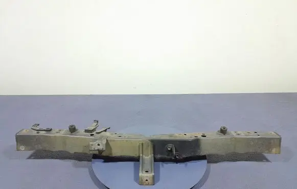 Toyota Avensis T270 Front bodywork piece