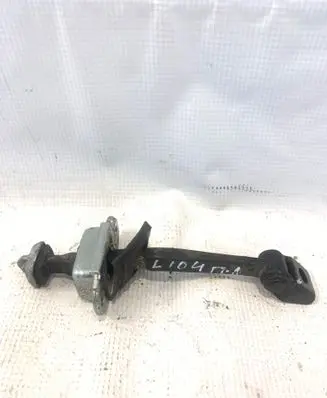 Skoda Octavia Mk2 (1Z) Front door check strap stopper