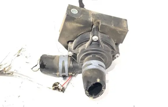 Seat Leon (5F) Oil filter mounting bracket 5Q0965567