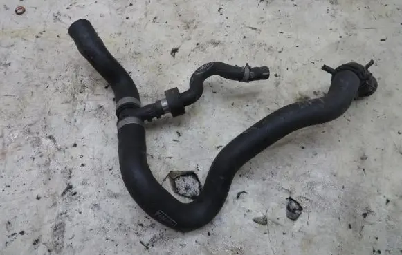 Ford Kuga II Engine coolant pipe/hose