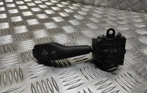 BMW 3 E46 Indicator stalk 8363668