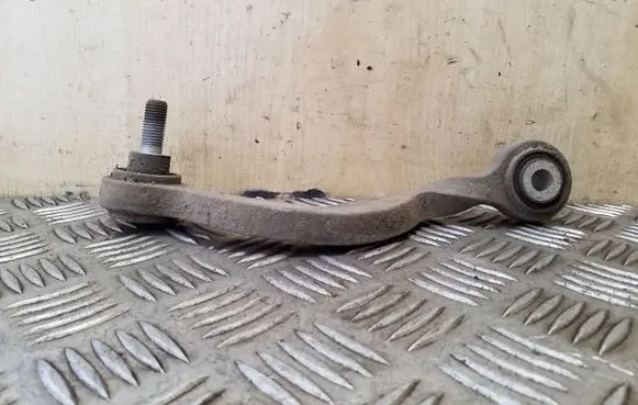 Rear control arm