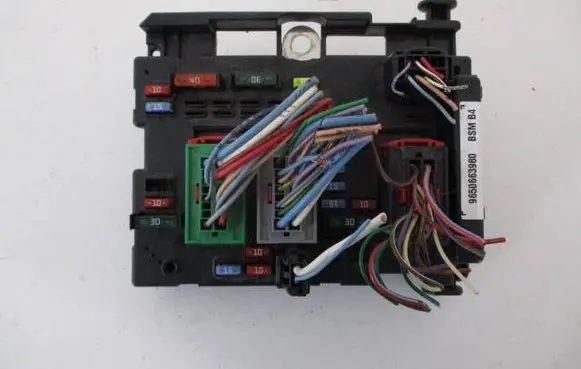 Peugeot 307 BSM Control unit 9650663980 BSMB4 43409183